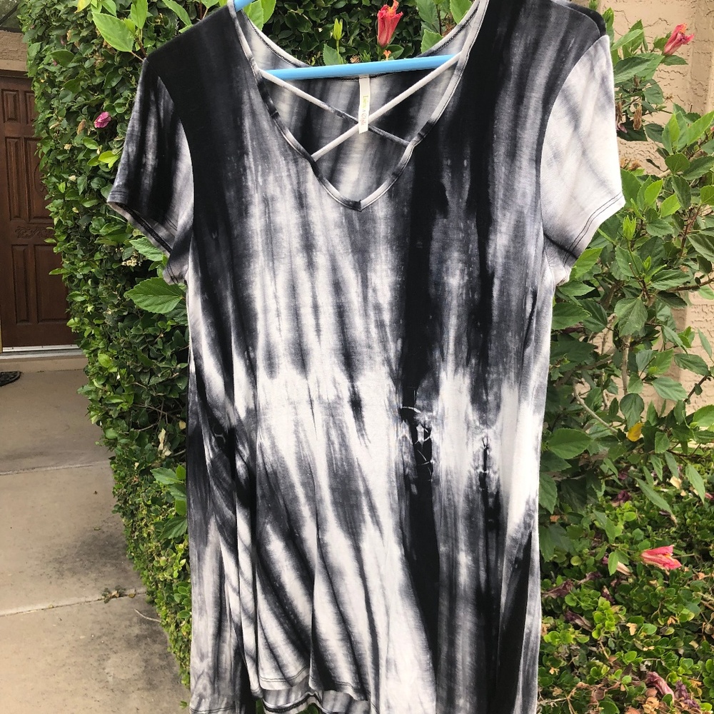 Black and White Tie-dye T-shirt Dress Criss Cross